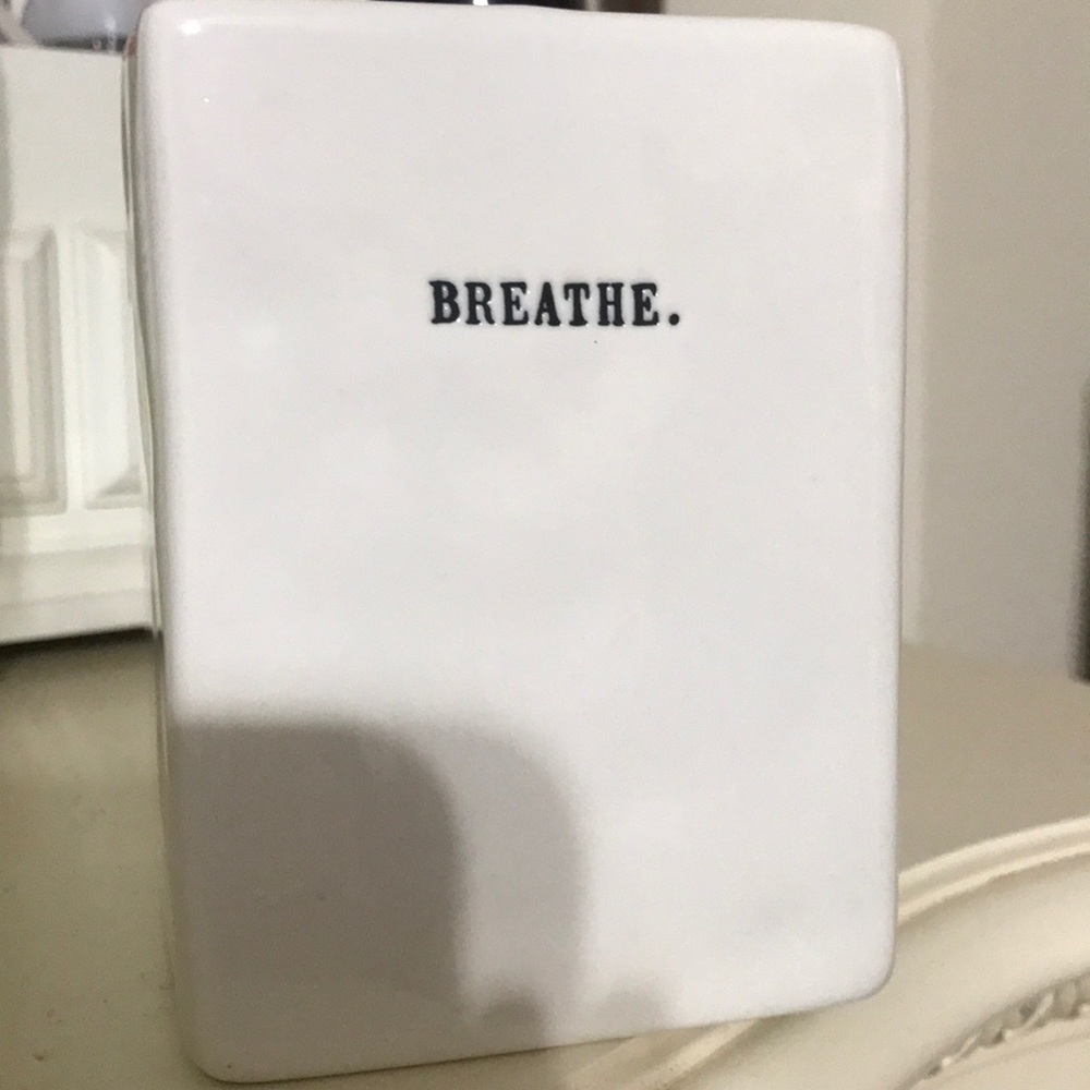 RAE DUNN MAKEUP BRUSH HOLDER